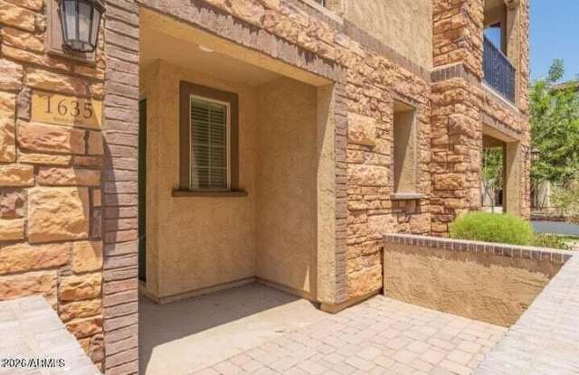 1635 E Dogwood Lane Gallery 3