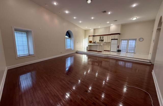 4 N PEARL Street photos photos