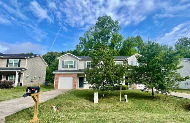 Welcome to 243 Village Creek Way- luxurious 2-story townhomes in the heart of Salisbury, NC photos photos