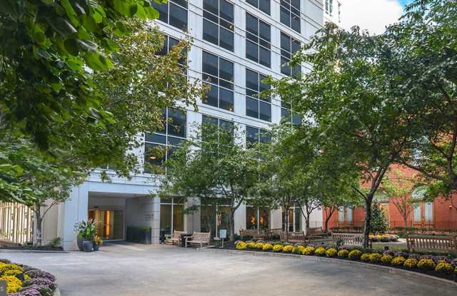 207 W WASHINGTON Square Gallery 3