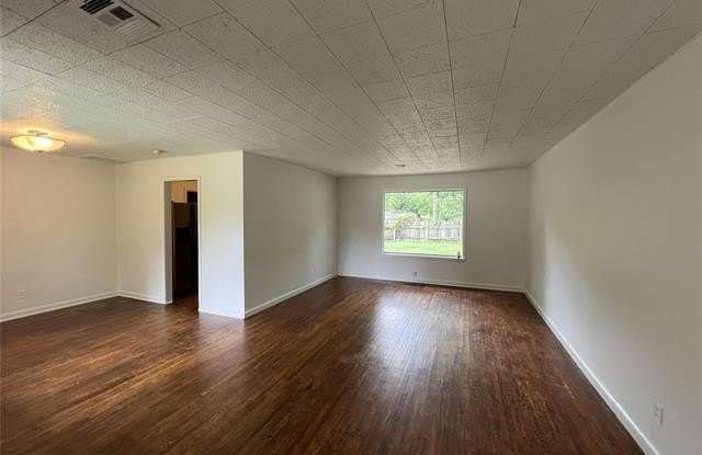 1007 E 49th Street Gallery 3
