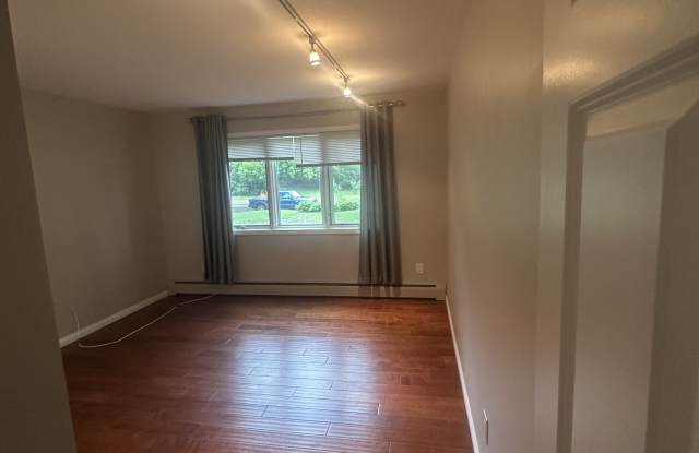 4380 Brookside Court Gallery 4