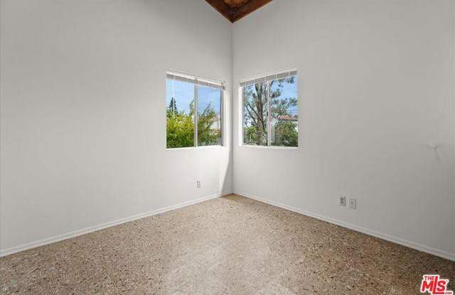 1018 Wellesley Avenue photos photos