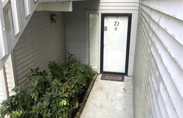 Fully Furnished 1-Bed, 1-Bath Condo by Lake Hickory – Amazing Location! photos photos