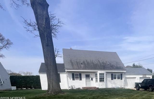 239 Pinewood Avenue photos photos