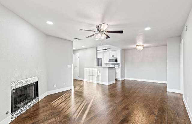 Gorgeous Renovated Condo in Guard Gated Neighborhood photos photos