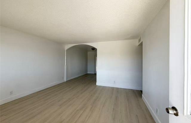 6508 EVERGREEN Avenue Gallery 2