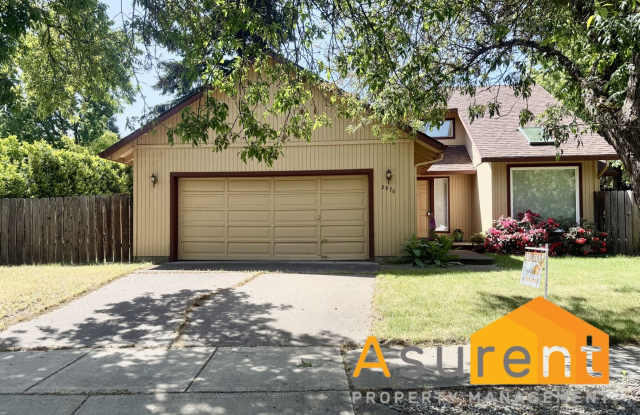 Charming 3-bedroom, 2-bath Ashland Home photos photos Charming 3-bedroom, 2-bath Ashland Home photos photos