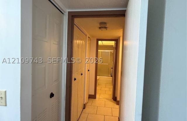 2811 Somerset Dr Gallery 3