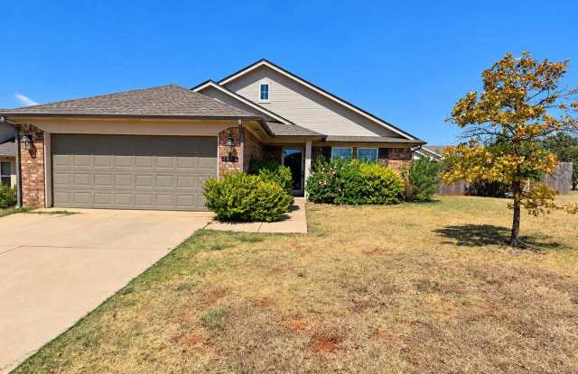 Modern Comfort Meets Rustic Charm in Edmond Gallery 1