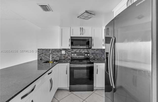 5375 W 23rd Ct Gallery 4