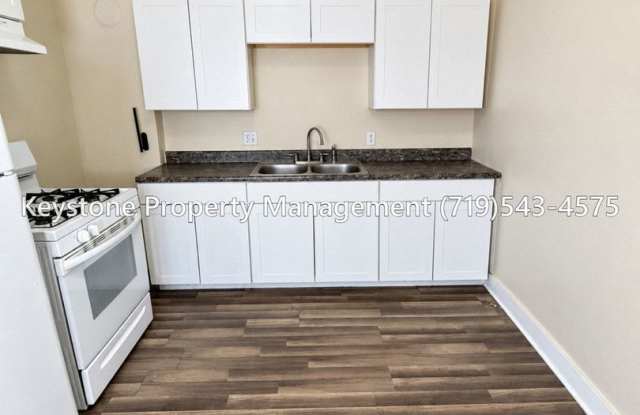 $400 OFF 1ST MONTH & APPLICATION REIMBURSED! Small Dog Allowed! 1 Bedroom/1 Bathroom/1 Car Garage for Storage $800/$800 Gallery 4