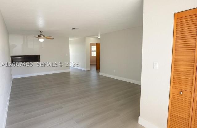 3611 NW 194th Ter Gallery 2