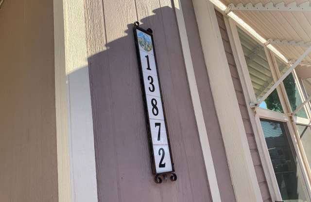 Two Bedroom Foothills Home! Gallery 1