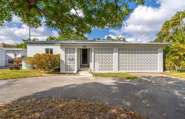 648 South Dr photos photos