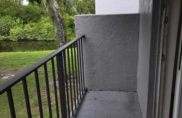 1141 LAKE VICTORIA Drive Gallery 4