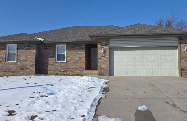 3 Bedroom 2 Bathroom home in Nixa for $1395! photos photos