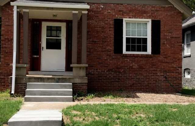 $1475 - Single family home with 2B/1B for rent in the CLAYTON SCHOOL DISTRICT!!! - 1115 Blendon Place, Richmond Heights, MO 63117