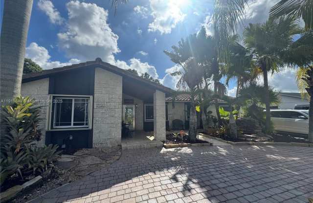 6905 SW 148th Ct photos photos