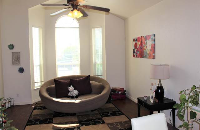 2301 PASSAGE Place Gallery 3