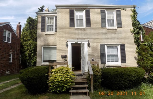 19233 Eastborne St - 19233 Eastborne, Harper Woods, MI 48225