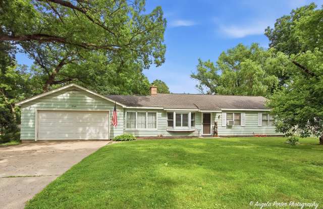 2904 Wooded Lane Gallery 1