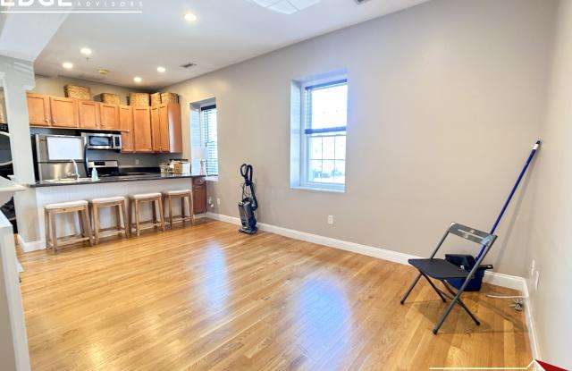 6 Amaranth Pl. Gallery 2