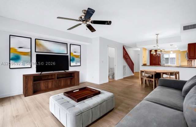 7050 SW 42nd Ct Gallery 2