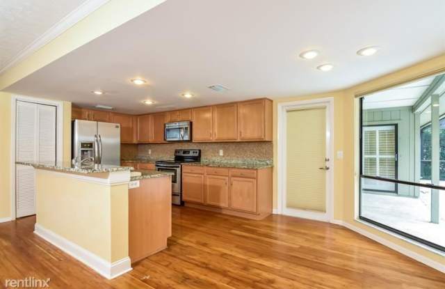 15803 Hampton Village Drive Gallery 3