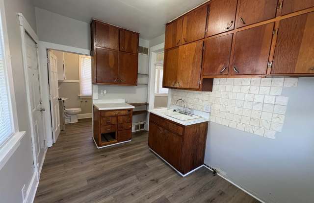 1107 W GILBERT Avenue Gallery 4