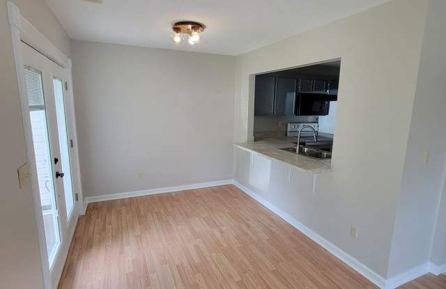 2/1.5 Townhome-Cookeville City- End Unit Gallery 4