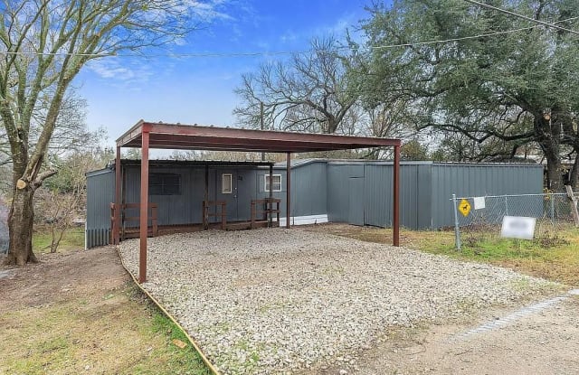 331 Longhorn Trail - 331 Longhorn Trail, Western Lake, TX 76087