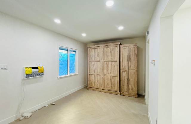 Rose Ave Gallery 4