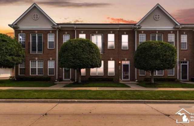 918 W 5th photos photos