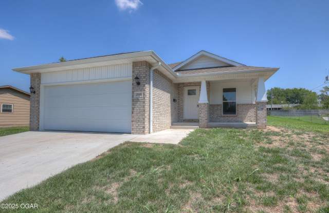 2515 Kansas Avenue - 2515 Kansas Avenue, Joplin, MO 64804