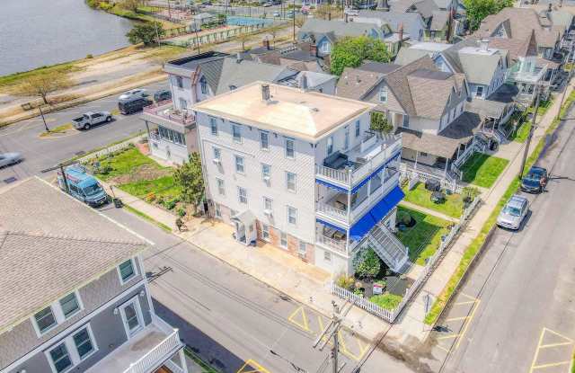 18 Abbott Avenue Gallery 4