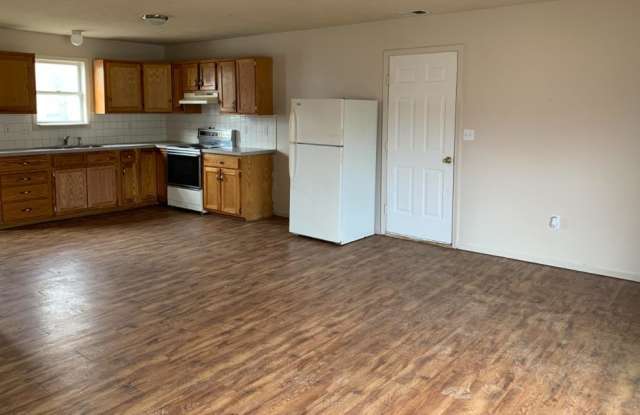1425 West Hovey Street - B Gallery 2