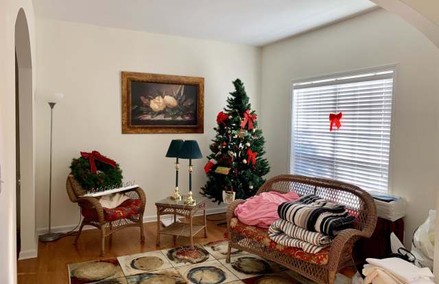 975 Landover Crossing Gallery 4