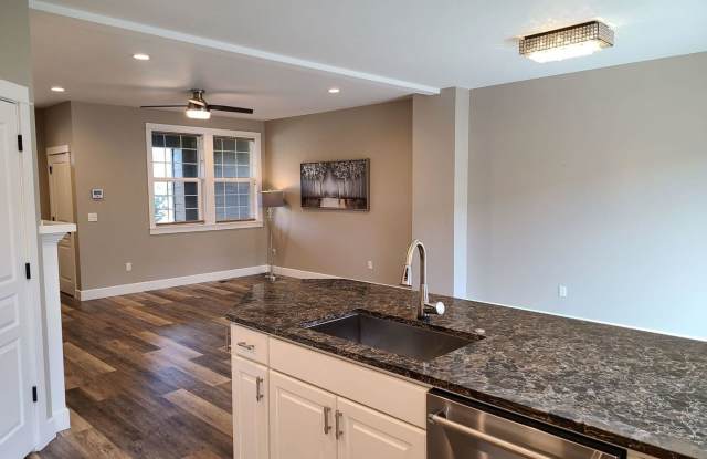 683 SW Peak View Place Gallery 4