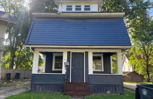 Bright, Spacious  Central — Minutes to Markets  Parks photos photos