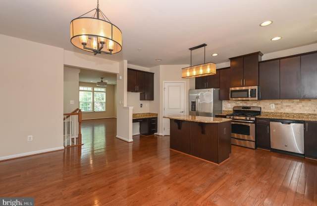 3707 HANSBERRY Court NE photos photos