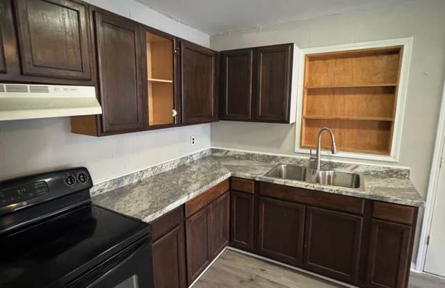 3BR/1BA Northport Gallery 4