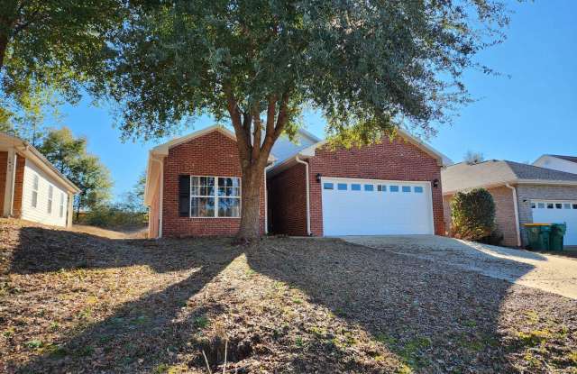 2458 Lakeview Dr S Crestview, Fl 32536 Ask us how you can rent this home without paying a security deposit through Rhino! - 2458 Lakeview Drive South, Okaloosa County, FL 32536