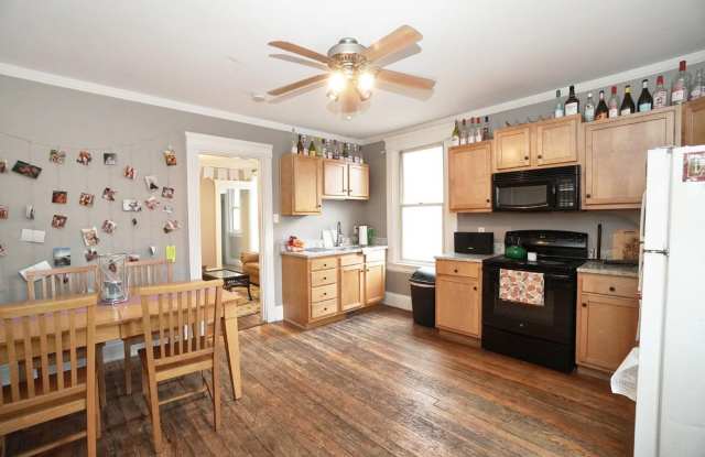 Awesome 4 Bed/ 2 Full Bath on Fairview Mins. from UC Campus Only $575/person ($2300/mo)! photos photos