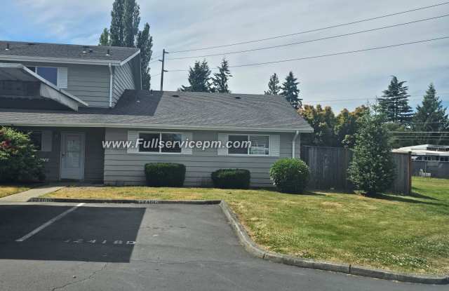 12416 SE 272nd Pl Apt D - 12416 Southeast 272nd Place, Kent, WA 98030