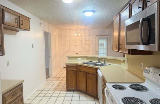 1815 Cedarview Drive..  LONGHORN PROPERTIES.. 254-526-0382 Gallery 4