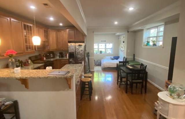 15 Gallatin St NW Gallery 3