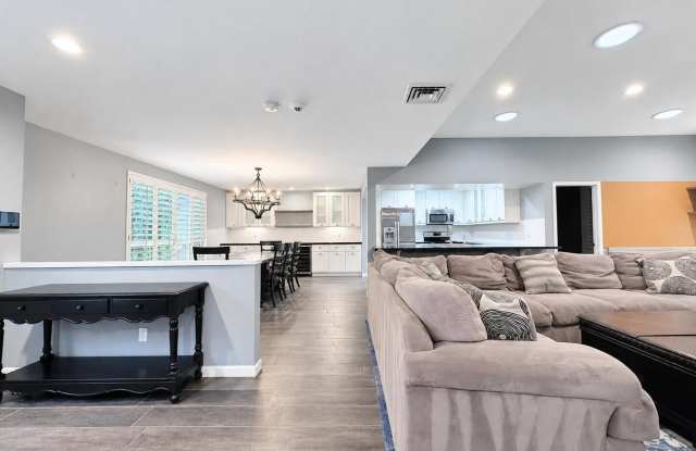 6846 N 72nd Place Gallery 3