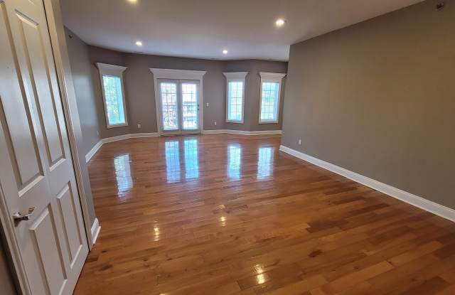 7576 Lions Gate Parkway Gallery 2