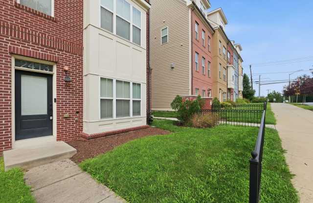 *PRICE REDUCED! END-UNIT 4-Story Colonial/Craftsman Townhome w/2 Balconies, 5-min walk to Glenmont Station! Gallery 3